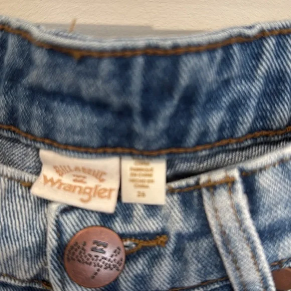 Wrangler & Billabong collaboration patchwork denim Jean Shorts with High Waist.
